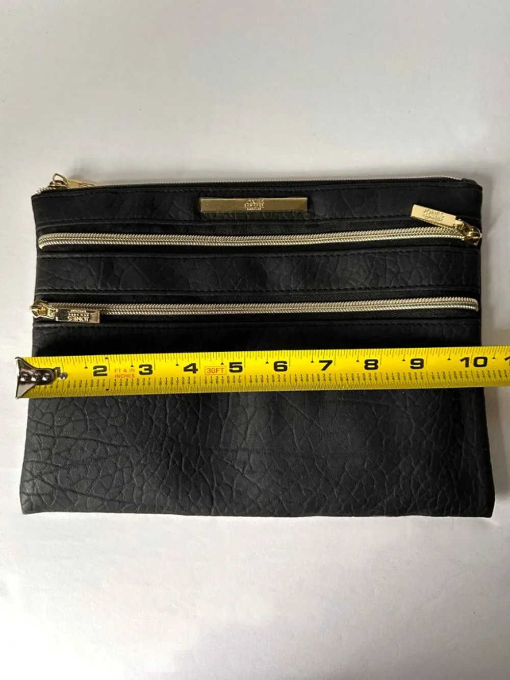 Jones New York Signature Black Charging Pouch Clutch w/Power Bank Vintage NWOT